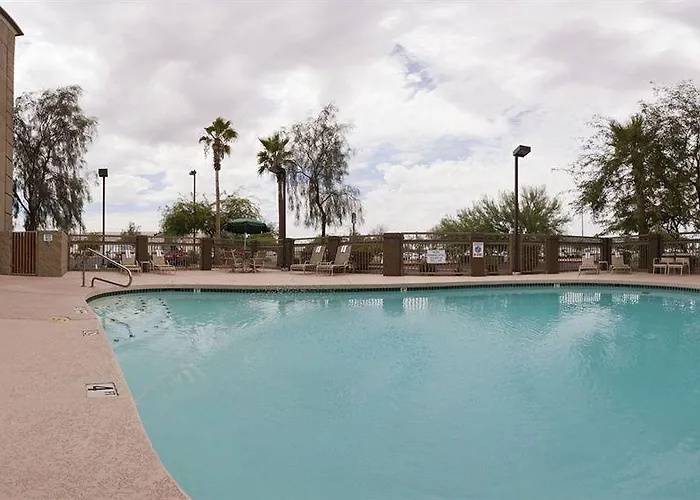 Express North - Glendale By Ihg Hotel 3*