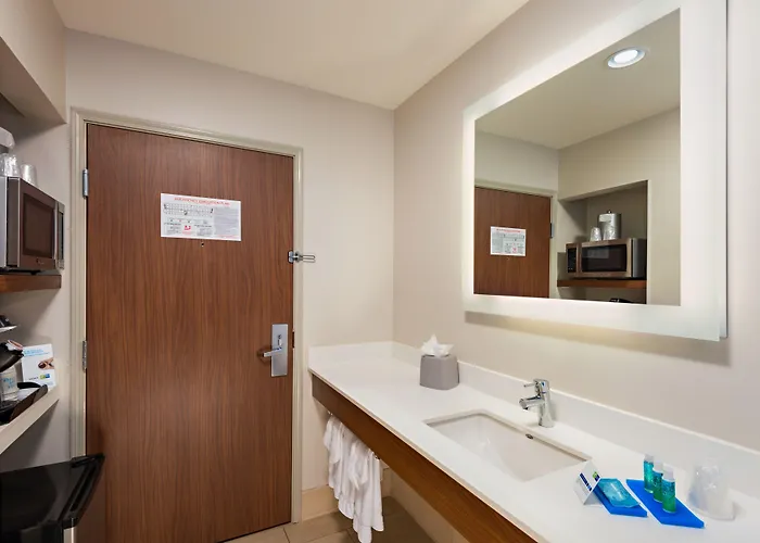 Hotel Express North - Glendale By Ihg 3*