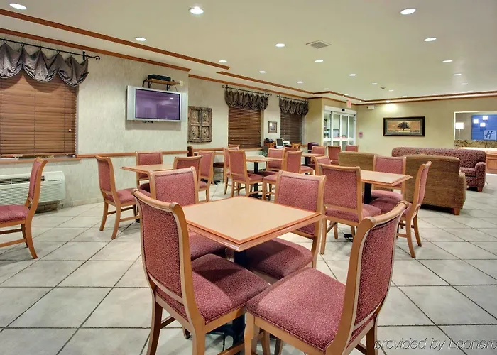 Express North - Glendale By Ihg Hotel 3*