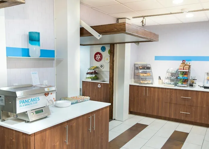 Express North - Glendale By Ihg 3*